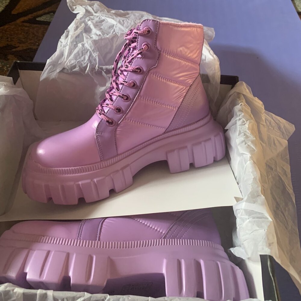 AKIRA Azalea Wang NEW Boots